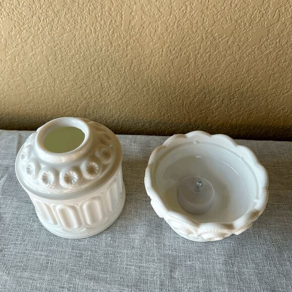 L.E. Smith Moon & Star Fairy Lamp – Milk Glass – Weishar Glass USA - Picture 2 of 10